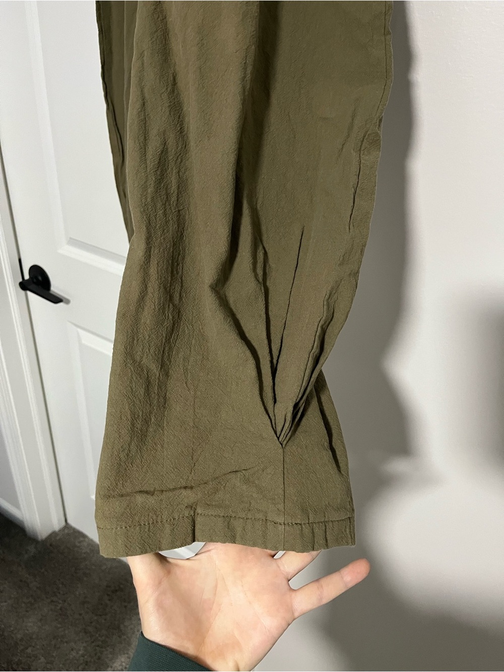High-Waist Tapered Pants - Picture 3 of 4